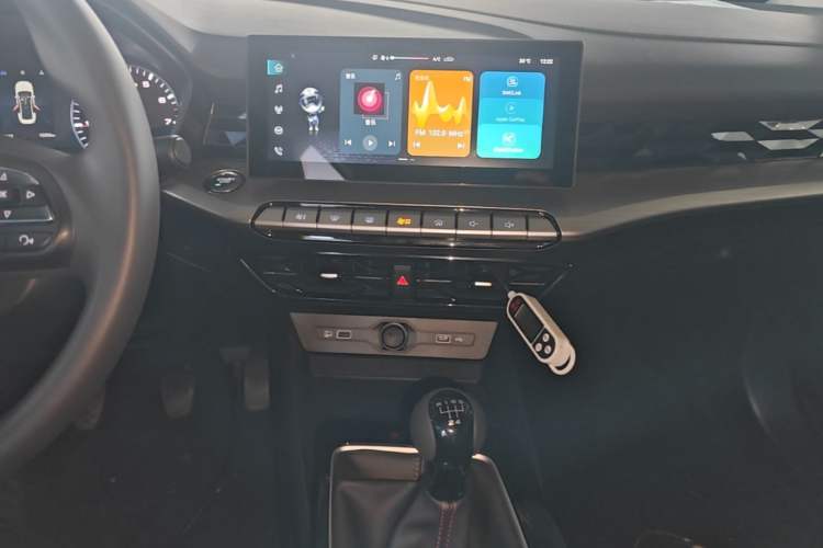 Used MG 5 2023 180 DVVT Manual Fashion Edition Audio And AC Panel
