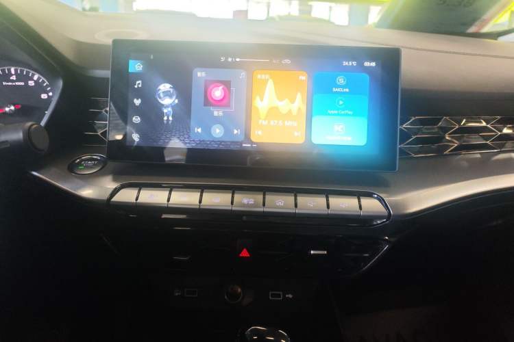 Used MG 5 2023 180 DVVT CVT Fashion Edition Audio And AC Panel