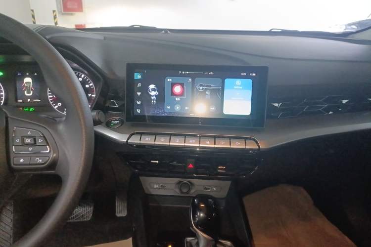 Used MG 5 2023 180 DVVT CVT Luxury Edition Audio And AC Panel