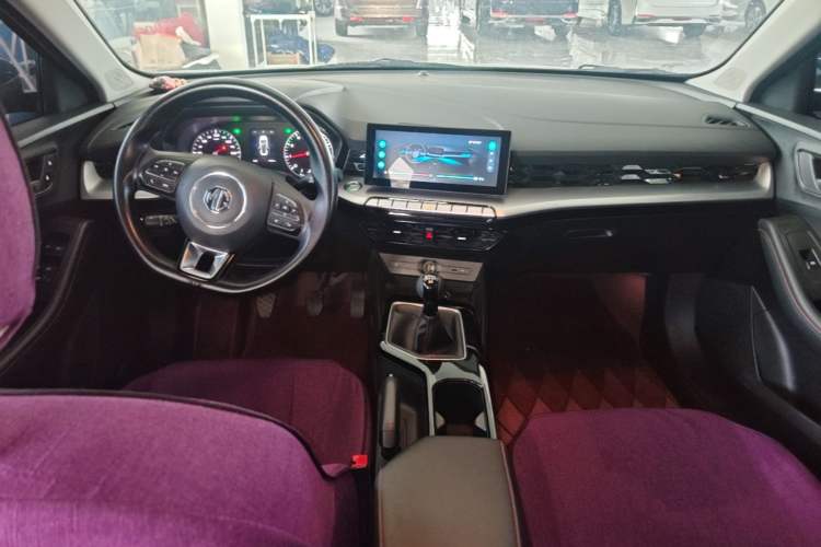 Used MG 5 2023 180 DVVT Manual Fashion Edition Center Console