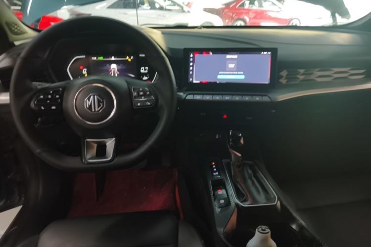 Used MG 5 2023 180 DVVT CVT Luxury Edition Center Console