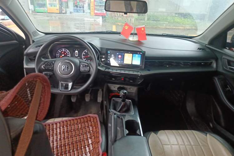 Used MG 5 2023 180 DVVT Manual Fashion Edition Center Console