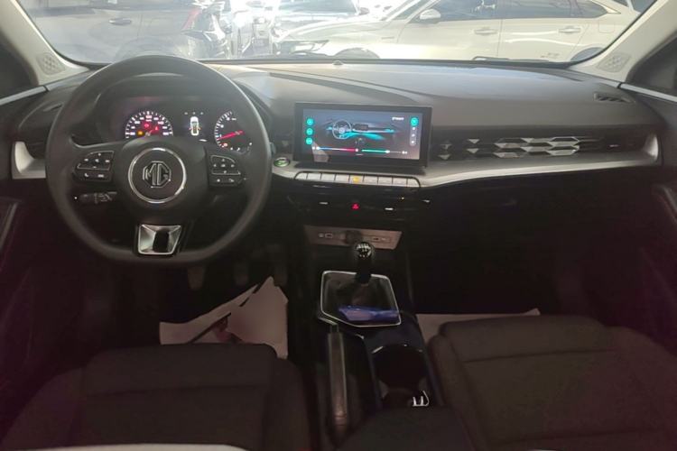 Used MG 5 2023 180 DVVT Manual Fashion Edition Center Console