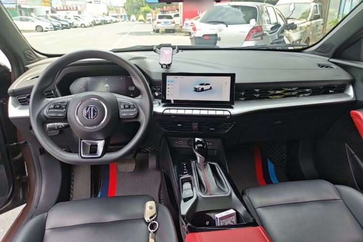 Used MG 5 2023 180 DVVT CVT Luxury Edition Center Console