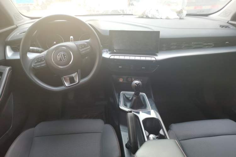 Used MG 5 2023 180 DVVT Manual Fashion Edition Center Console