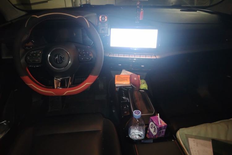Used MG 5 2023 180 DVVT CVT Flagship Edition Center Console