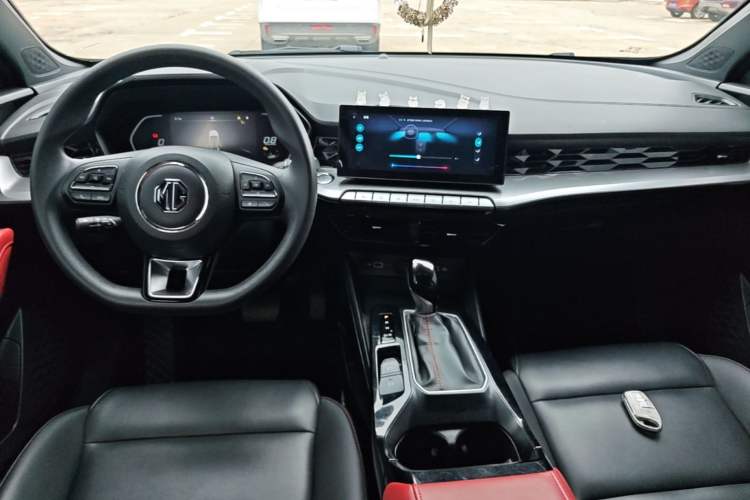 Used MG 5 2023 180 DVVT CVT Luxury Edition Center Console