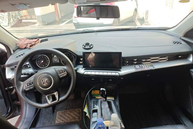 Used MG 5 2023 180 DVVT CVT Fashion Edition Center Console