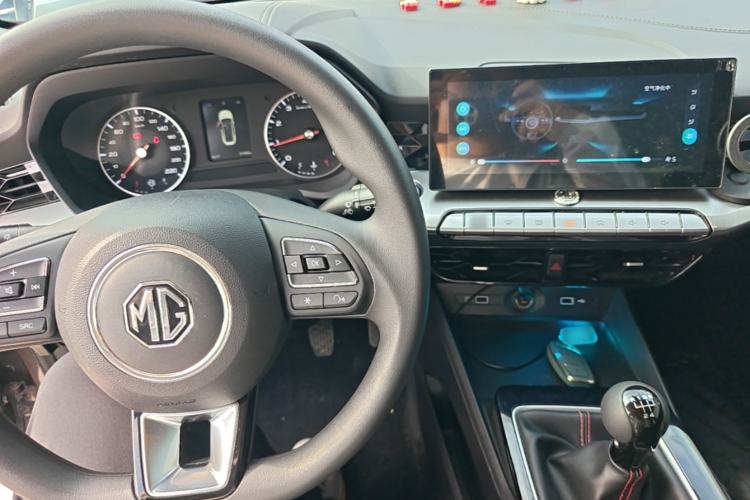 Used MG 5 2023 180 DVVT Manual Fashion Edition Center Console