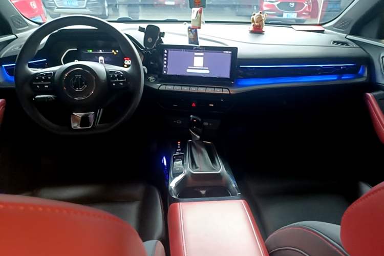 Used MG 5 2023 180 DVVT CVT Luxury Edition Center Console