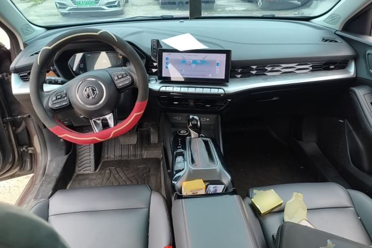 Used MG 5 2023 180 DVVT CVT Flagship Edition Center Console