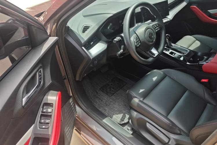 Used MG 5 2023 180 DVVT CVT Luxury Edition Driver Seat