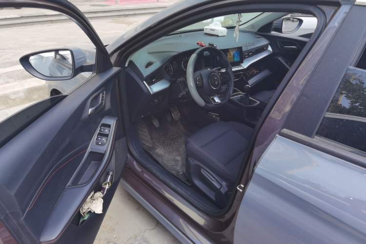 Used MG 5 2023 180 DVVT Manual Fashion Edition Driver Seat