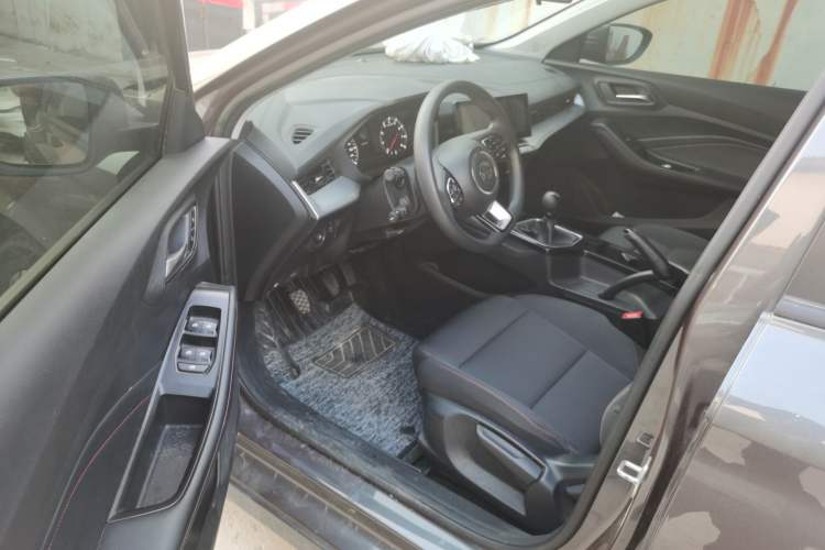 Used MG 5 2023 180 DVVT Manual Fashion Edition Driver Seat