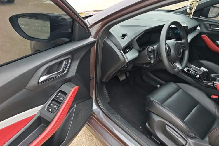 Used MG 5 2023 180 DVVT CVT Luxury Edition Driver Seat