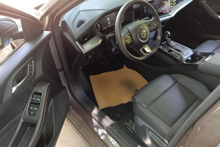 Used MG 5 2023 180 DVVT CVT Luxury Edition Driver Seat