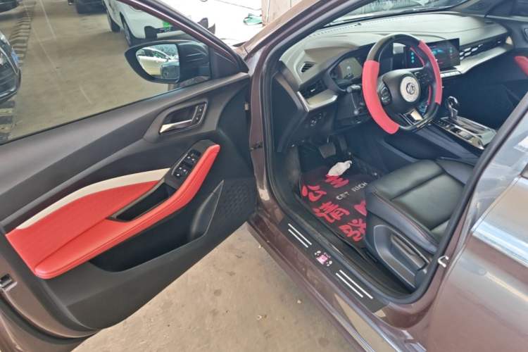Used MG 5 2023 180 DVVT CVT Luxury Edition Driver Seat