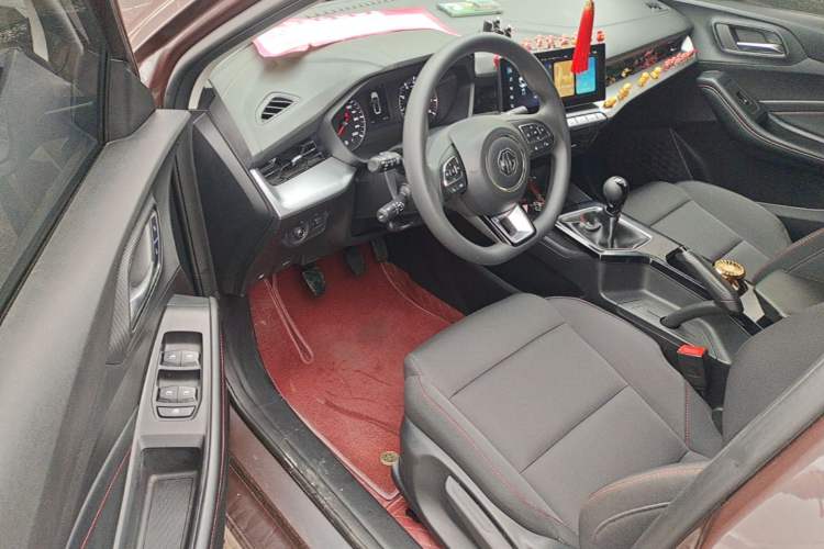 Used MG 5 2023 180 DVVT Manual Fashion Edition Driver Seat