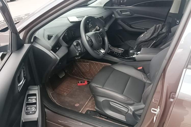 Used MG 5 2023 180 DVVT CVT Luxury Edition Driver Seat