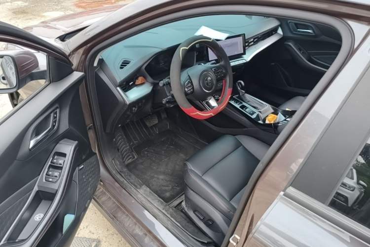 Used MG 5 2023 180 DVVT CVT Flagship Edition Driver Seat