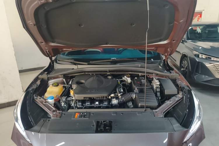 Used MG 5 2023 180 DVVT CVT Luxury Edition Engine Bay