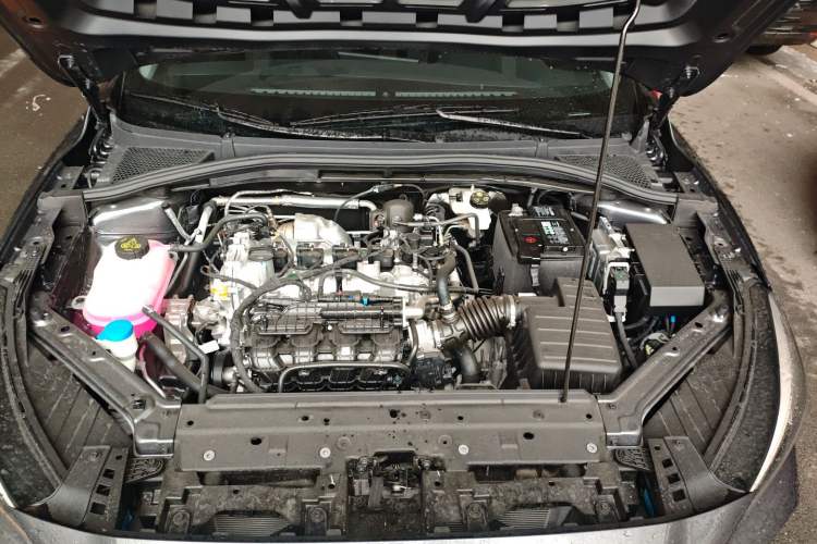 Used MG 5 2023 Facelift Model 180DVVT Manual Fashion Edition Engine Bay