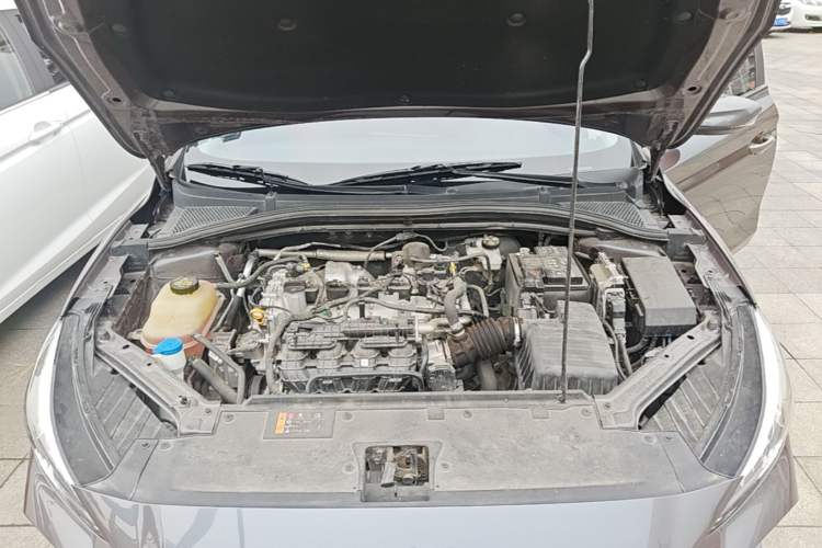 Used MG 5 2023 180 DVVT Manual Fashion Edition Engine Bay