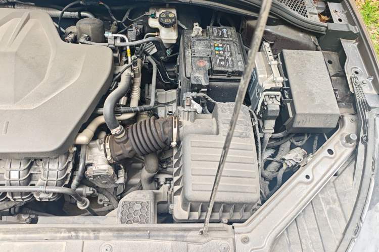 Used MG 5 2023 180 DVVT CVT Luxury Edition Engine Bay Left