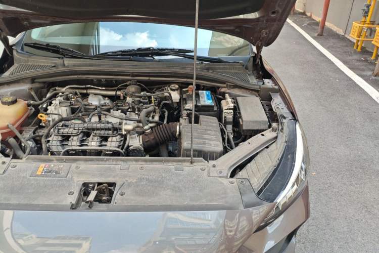 Used MG 5 2023 180 DVVT CVT Fashion Edition Engine Bay Left