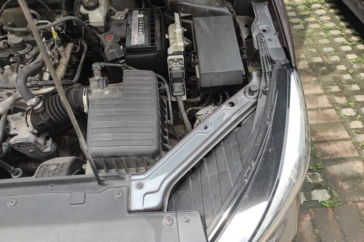Used MG 5 2023 180 DVVT CVT Fashion Edition Engine Bay Left