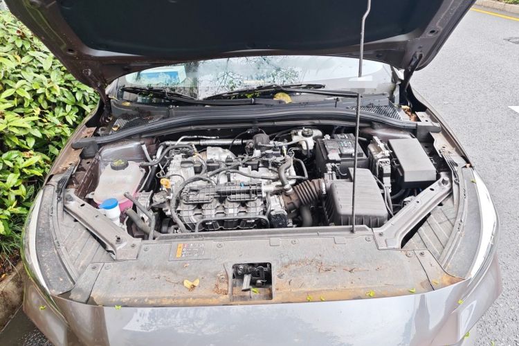 Used MG 5 2023 180 DVVT Manual Fashion Edition Engine Bay