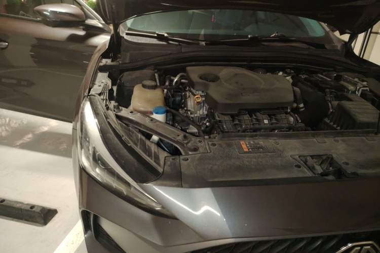 Used MG 5 2023 180 DVVT CVT Flagship Edition Engine Bay Right