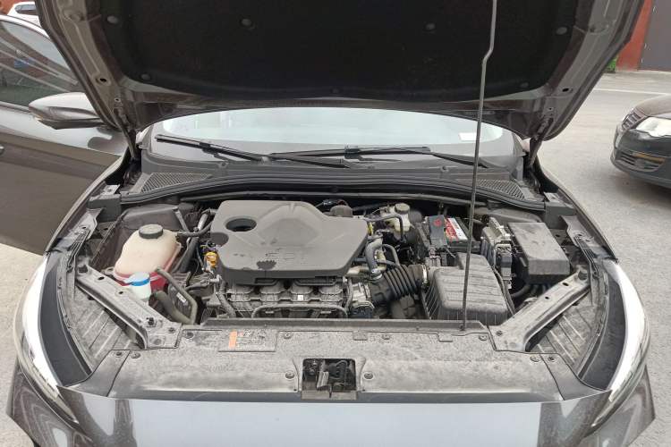 Used MG 5 2023 180 DVVT CVT Luxury Edition Engine Bay