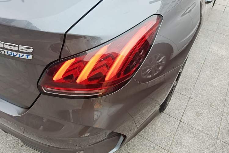 Used MG 5 2023 180 DVVT Manual Fashion Edition Exterior 3