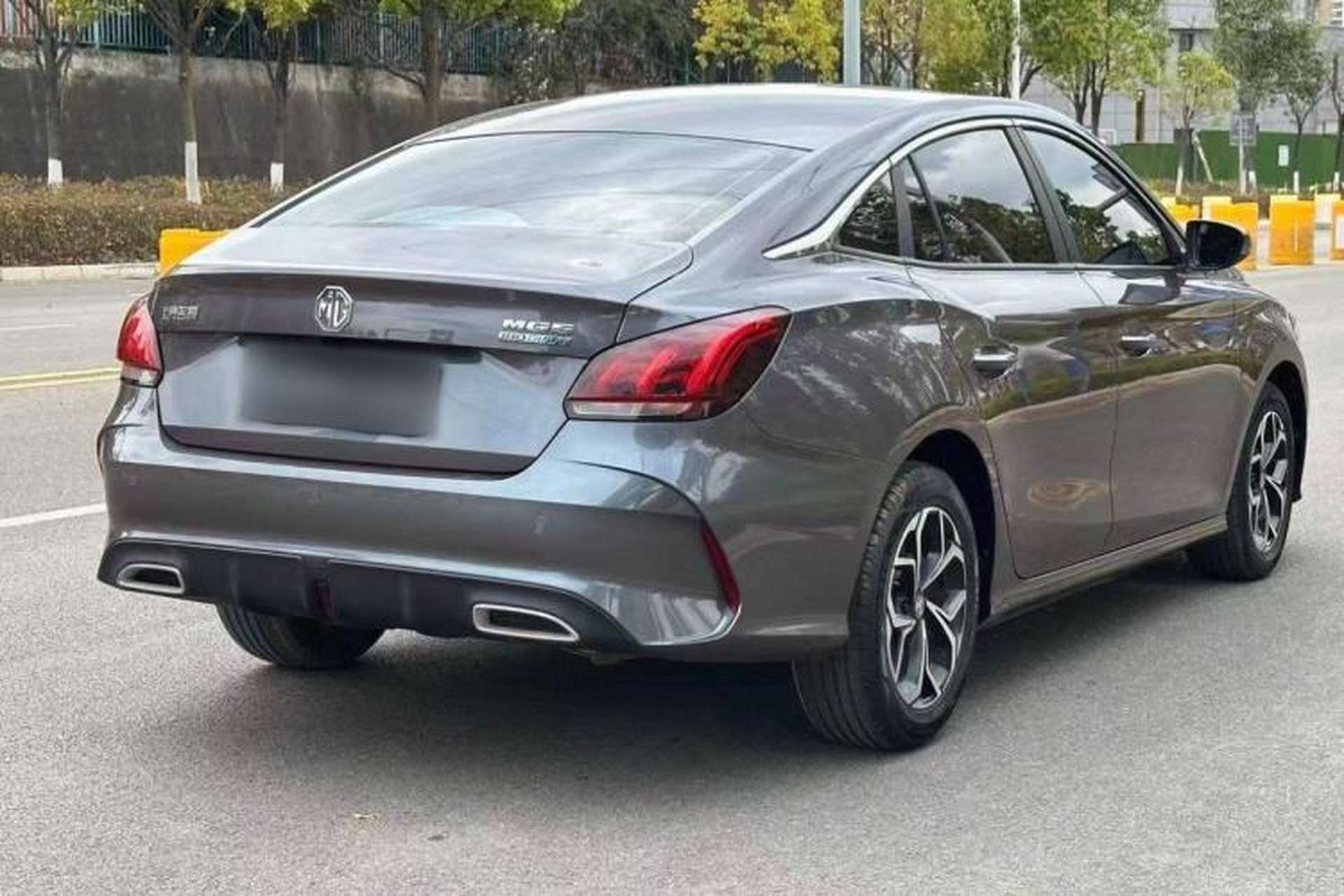 Used MG 5 2023 180 DVVT CVT Luxury Edition Exterior 3