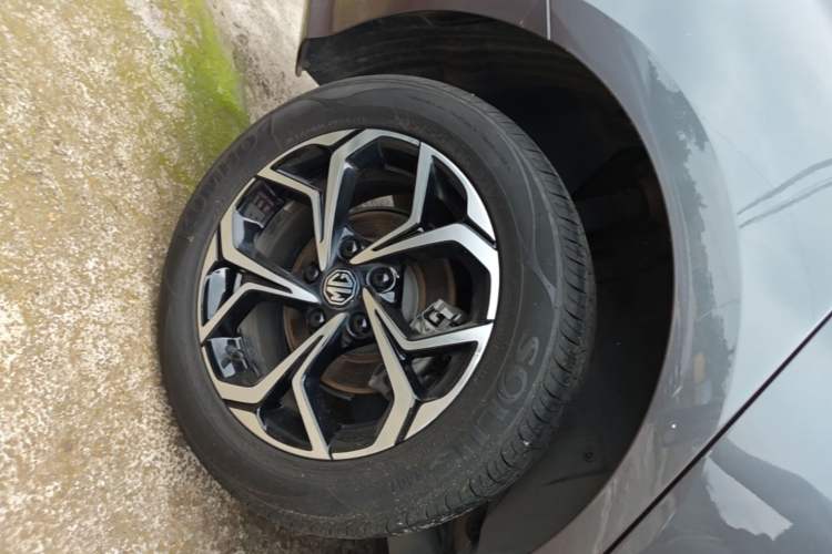 Used MG 5 2023 180 DVVT CVT Fashion Edition Exterior 5