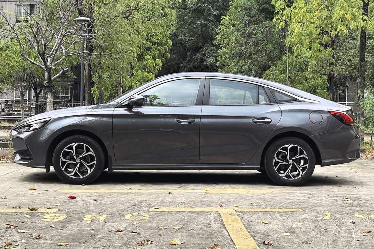 Used MG 5 2023 180 DVVT Manual Fashion Edition Exterior 6