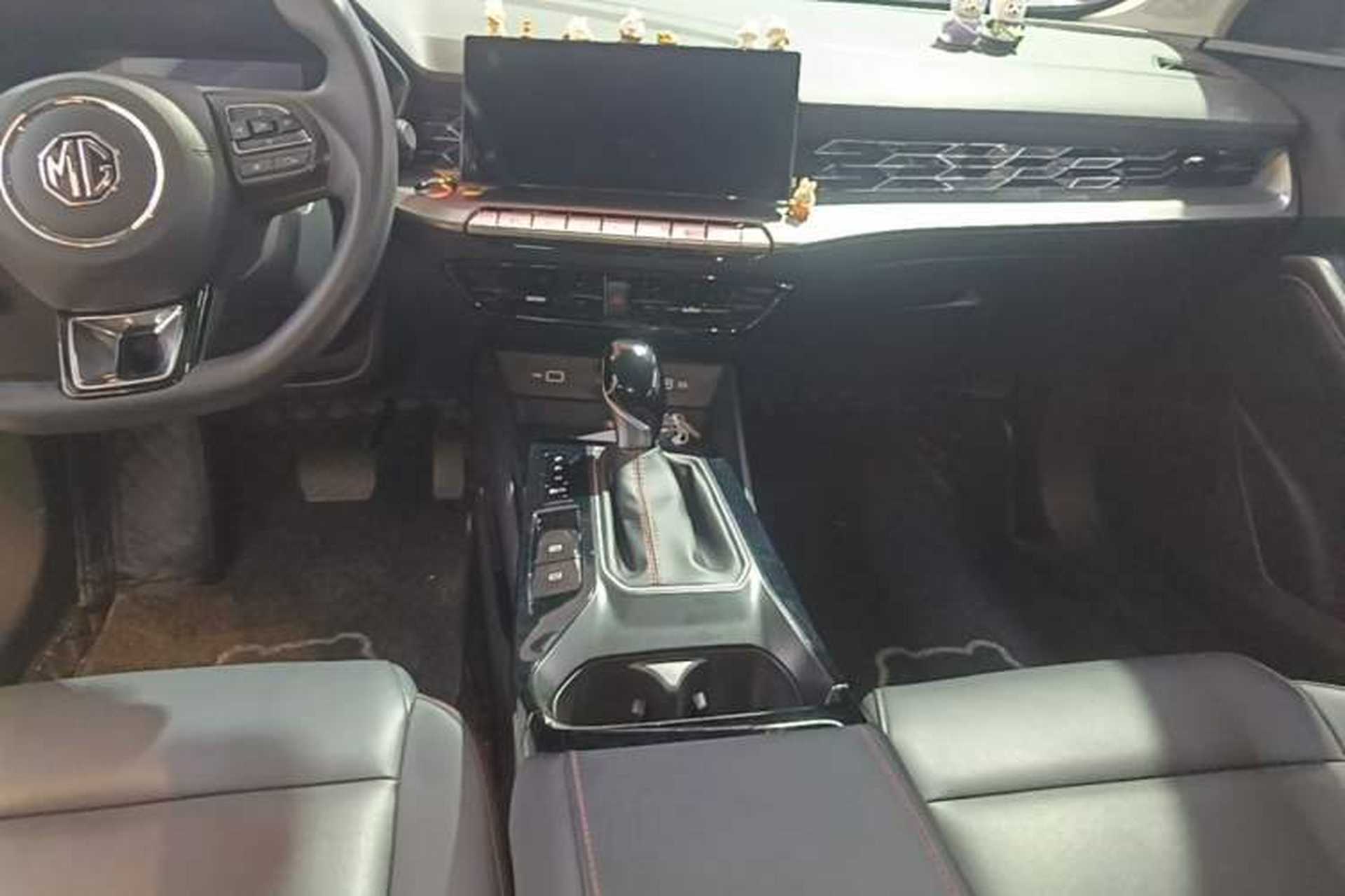 Used MG 5 2023 180 DVVT CVT Luxury Edition Gear Lever