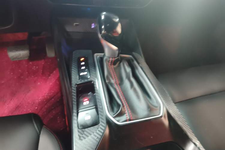 Used MG 5 2023 180 DVVT CVT Luxury Edition Gear Lever