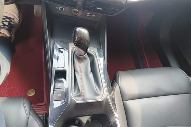 Used MG 5 2023 180 DVVT CVT Luxury Edition Gear Lever
