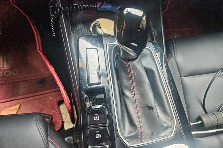 Used MG 5 2023 180 DVVT CVT Luxury Edition Gear Lever