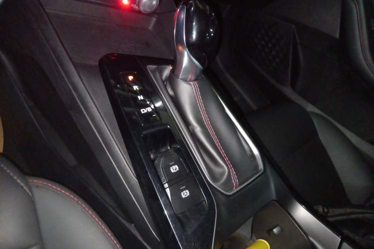 Used MG 5 2023 180 DVVT CVT Fashion Edition Gear Lever