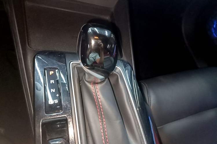 Used MG 5 2023 180 DVVT CVT Luxury Edition Gear Lever