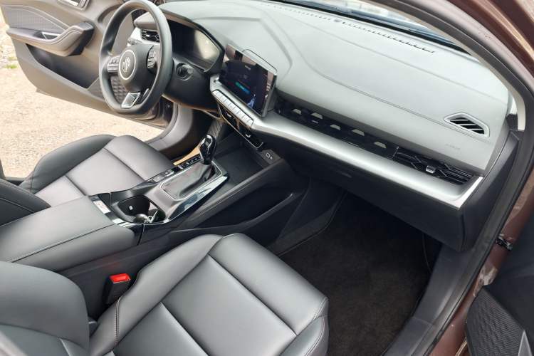 Used MG 5 2023 180 DVVT CVT Luxury Edition Interior 2