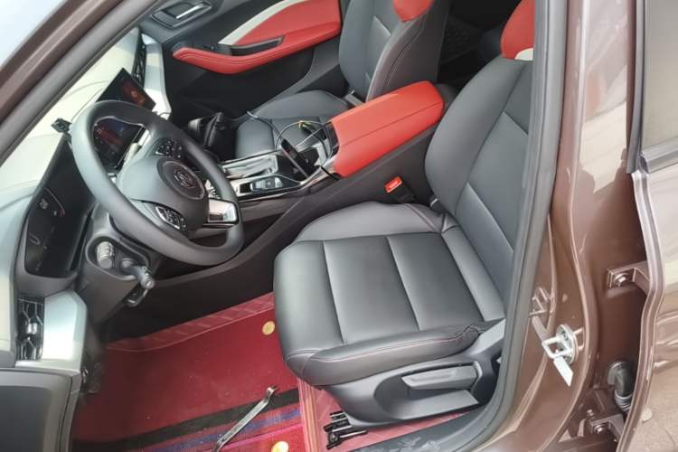 Used MG 5 2023 180 DVVT CVT Luxury Edition Left Front Seat