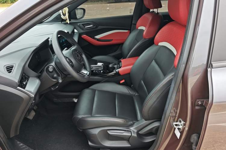 Used MG 5 2023 180 DVVT CVT Luxury Edition Left Front Seat