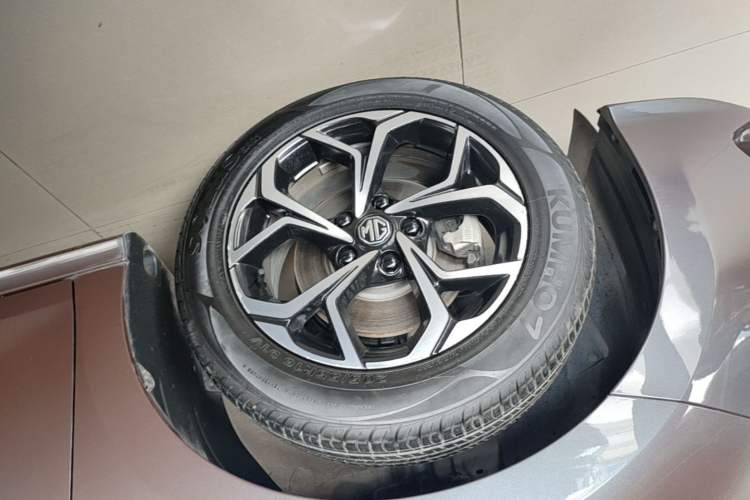 Used MG 5 2023 180 DVVT CVT Fashion Edition Left Front Wheel Hub