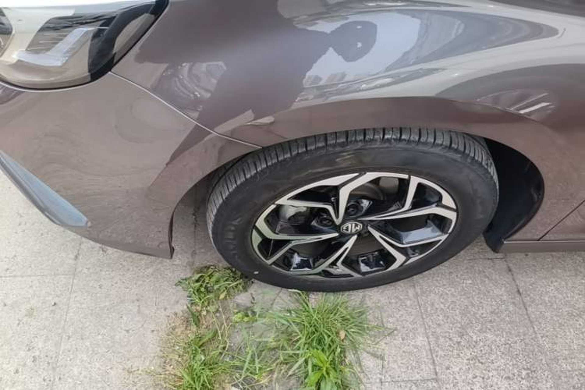 Used MG 5 2023 180 DVVT CVT Luxury Edition Left Front Wheel Hub