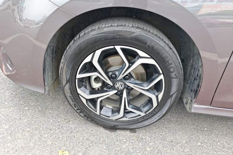 Used MG 5 2023 180 DVVT CVT Luxury Edition Left Front Wheel Hub
