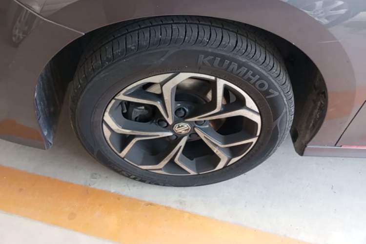 Used MG 5 2023 180 DVVT Manual Fashion Edition Left Front Wheel Hub